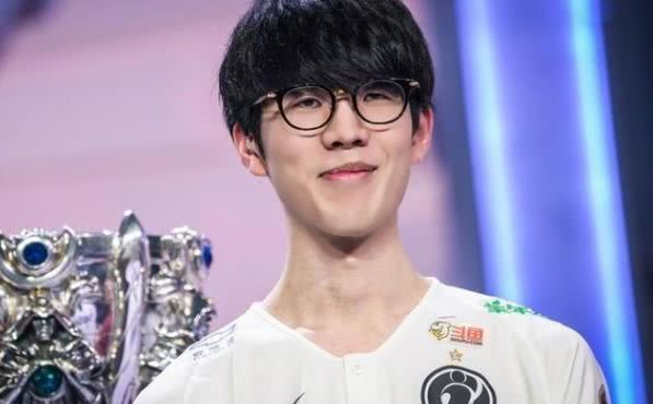 场估值齐齐 场估值齐齐